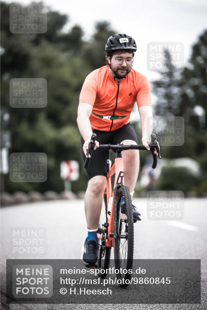21.06.2026 - 29. Vierlanden-Triathlon H.Heesch http://msf.ph/oto/9860845 21.06.2026 12:07:47 Radfahren 748, 816, 871, 899, 977 meine-sportfotos.de