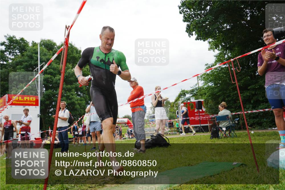 21.06.2026 - 29. Vierlanden-Triathlon LAZAROV Photography http://msf.ph/oto/9860850 21.06.2026 12:09:43 Schwimmen 930 meine-sportfotos.de