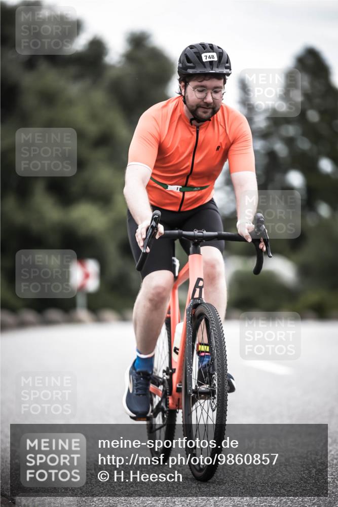 21.06.2026 - 29. Vierlanden-Triathlon H.Heesch http://msf.ph/oto/9860857 21.06.2026 12:07:48 Radfahren 728, 748, 816, 871, 899, 977 meine-sportfotos.de