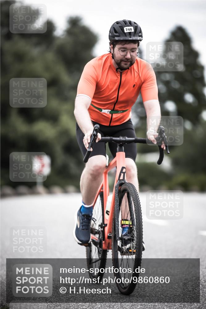 21.06.2026 - 29. Vierlanden-Triathlon H.Heesch http://msf.ph/oto/9860860 21.06.2026 12:07:48 Radfahren 728, 748, 816, 871, 899, 977 meine-sportfotos.de