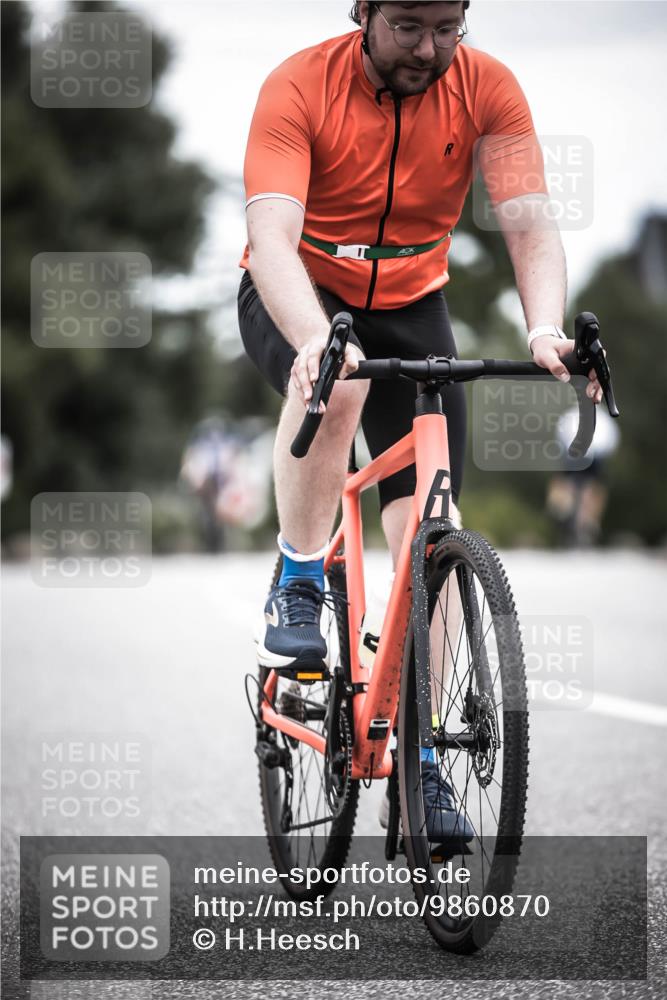 21.06.2026 - 29. Vierlanden-Triathlon H.Heesch http://msf.ph/oto/9860870 21.06.2026 12:07:48 Radfahren 728, 748, 816, 871, 899, 977 meine-sportfotos.de