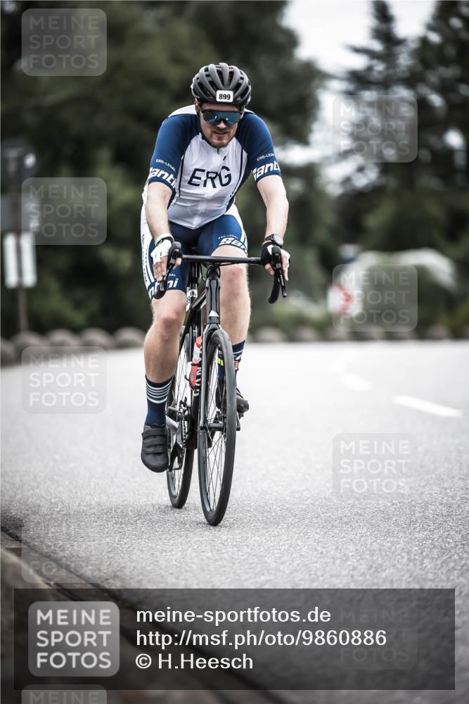 21.06.2026 - 29. Vierlanden-Triathlon H.Heesch http://msf.ph/oto/9860886 21.06.2026 12:07:54 Radfahren 674, 682, 691, 728, 899 meine-sportfotos.de