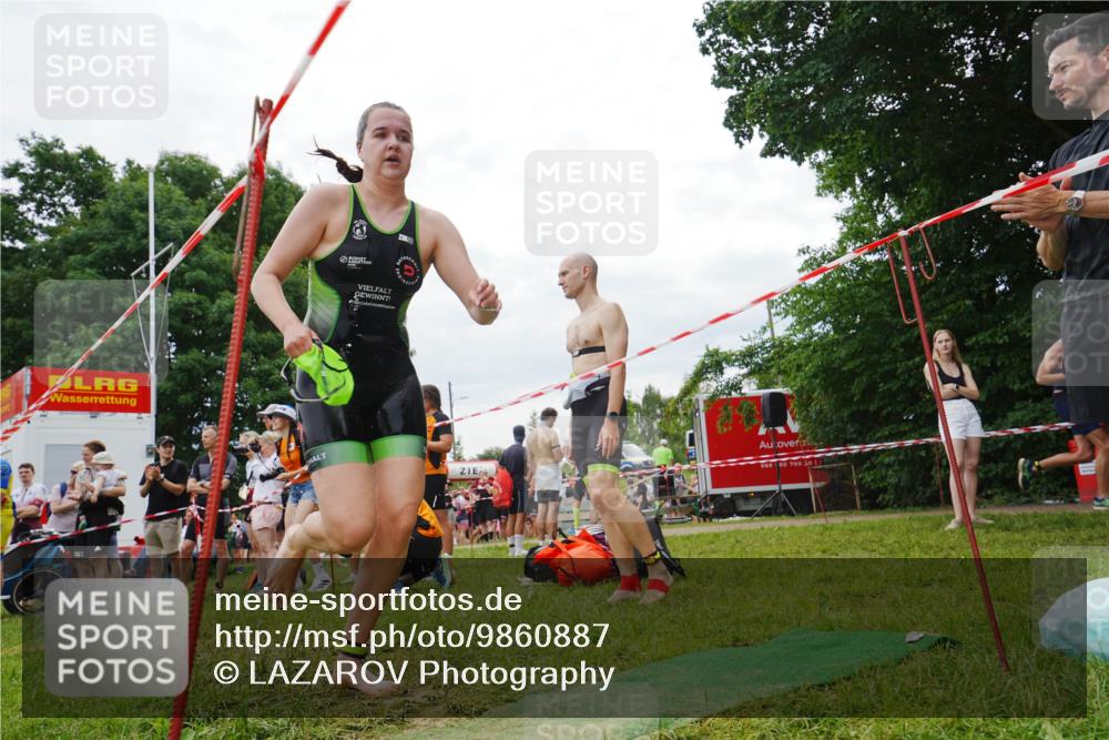 21.06.2026 - 29. Vierlanden-Triathlon LAZAROV Photography http://msf.ph/oto/9860887 21.06.2026 12:27:05 Schwimmen 1008, 1011 meine-sportfotos.de