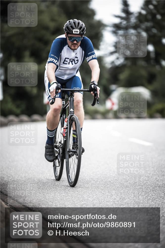 21.06.2026 - 29. Vierlanden-Triathlon H.Heesch http://msf.ph/oto/9860891 21.06.2026 12:07:54 Radfahren 674, 682, 691, 728, 899 meine-sportfotos.de