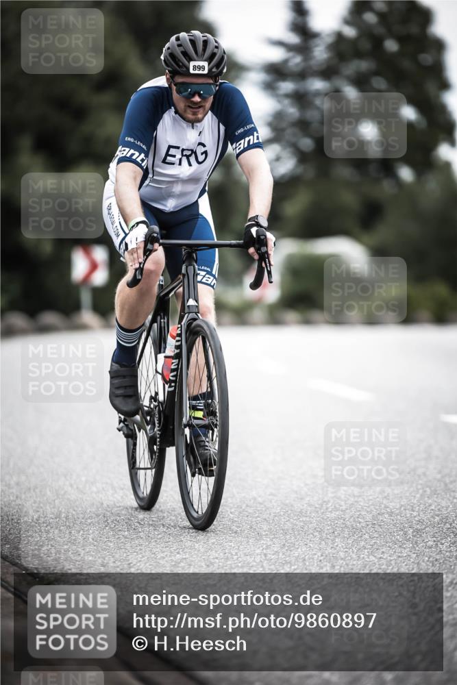 21.06.2026 - 29. Vierlanden-Triathlon H.Heesch http://msf.ph/oto/9860897 21.06.2026 12:07:54 Radfahren 674, 682, 691, 728, 899 meine-sportfotos.de