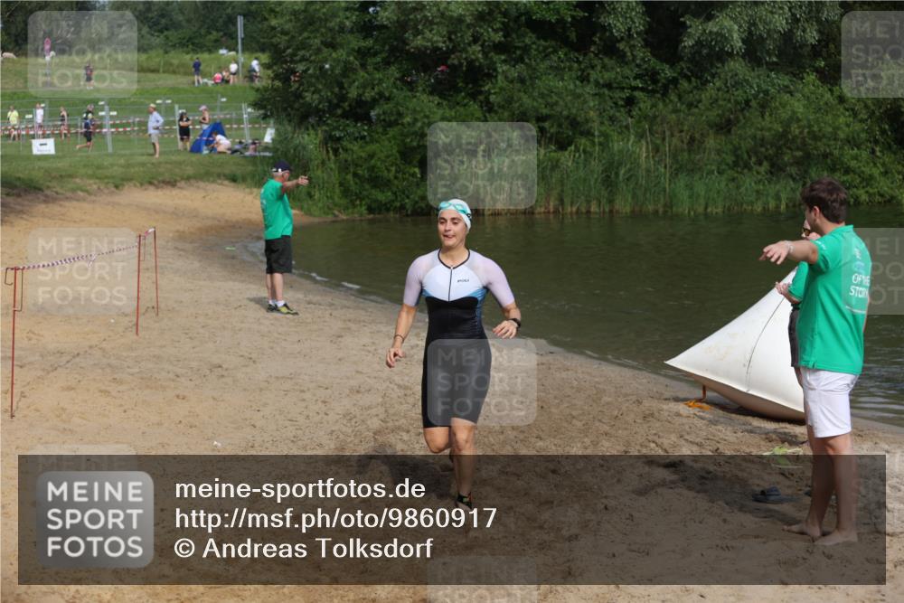 21.06.2026 - 29. Vierlanden-Triathlon Andreas Tolksdorf http://msf.ph/oto/9860917 21.06.2026 09:12:08 Schwimmen 252, 272 meine-sportfotos.de