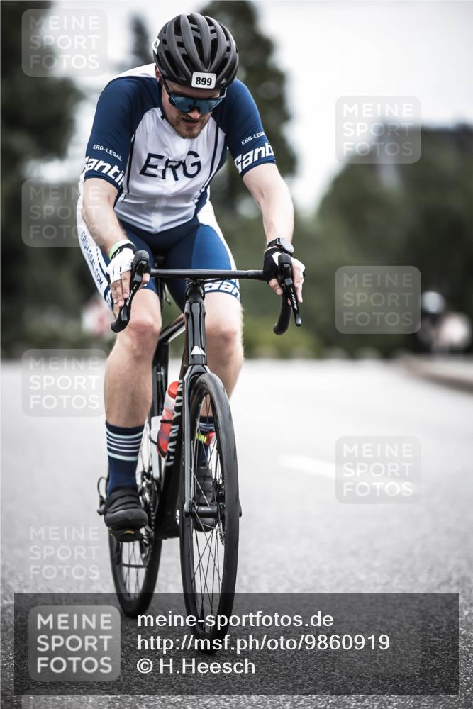 21.06.2026 - 29. Vierlanden-Triathlon H.Heesch http://msf.ph/oto/9860919 21.06.2026 12:07:54 Radfahren 674, 682, 691, 728, 899 meine-sportfotos.de
