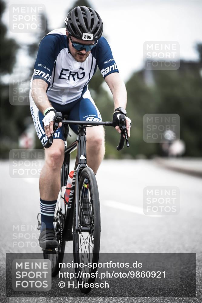21.06.2026 - 29. Vierlanden-Triathlon H.Heesch http://msf.ph/oto/9860921 21.06.2026 12:07:54 Radfahren 674, 682, 691, 728, 899 meine-sportfotos.de