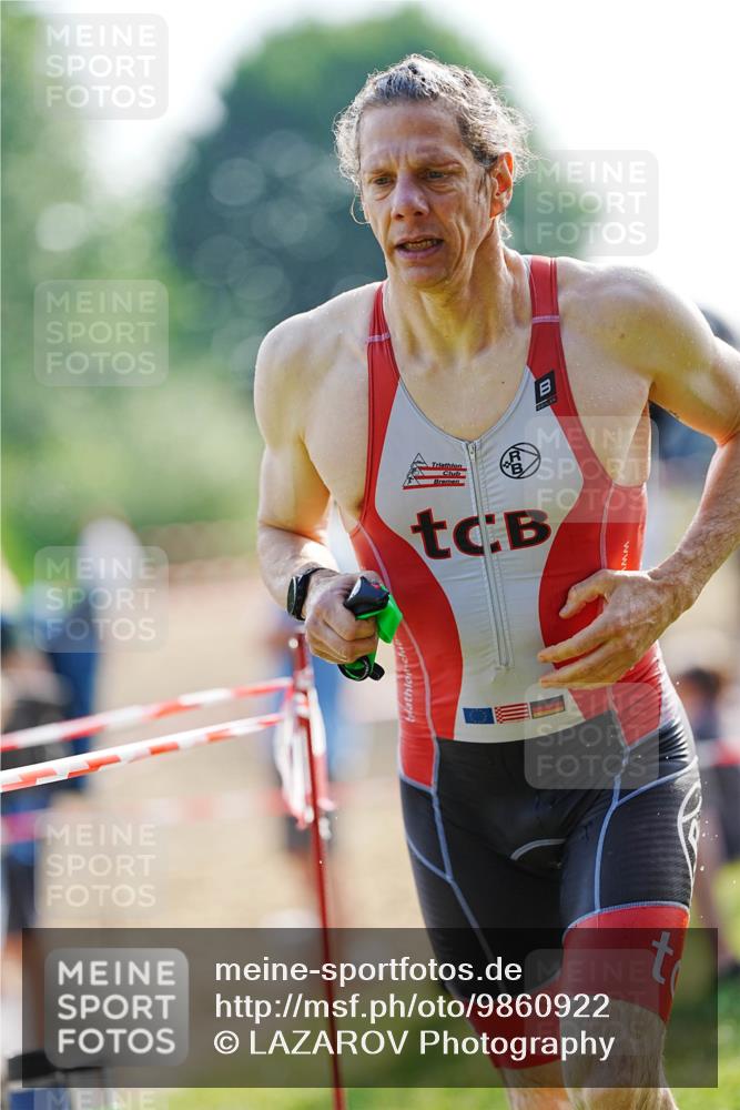 21.06.2026 - 29. Vierlanden-Triathlon LAZAROV Photography http://msf.ph/oto/9860922 21.06.2026 08:44:51 Schwimmen 39, 104, 160, 184 meine-sportfotos.de