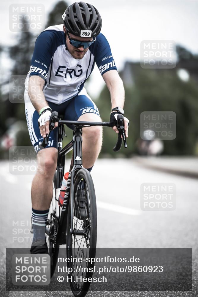 21.06.2026 - 29. Vierlanden-Triathlon H.Heesch http://msf.ph/oto/9860923 21.06.2026 12:07:54 Radfahren 674, 682, 691, 728, 899 meine-sportfotos.de