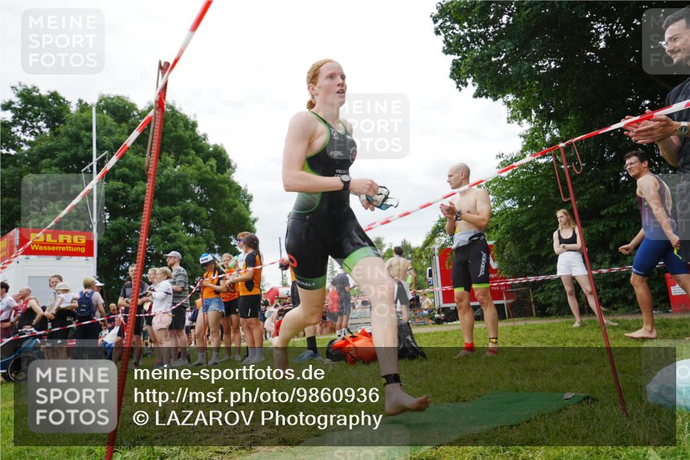 21.06.2026 - 29. Vierlanden-Triathlon LAZAROV Photography http://msf.ph/oto/9860936 21.06.2026 12:28:07 Schwimmen 1006, 1017 meine-sportfotos.de