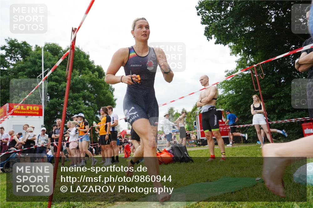 21.06.2026 - 29. Vierlanden-Triathlon LAZAROV Photography http://msf.ph/oto/9860944 21.06.2026 12:28:15 Schwimmen 991, 1006, 1015 meine-sportfotos.de