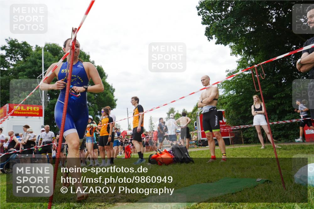 21.06.2026 - 29. Vierlanden-Triathlon LAZAROV Photography http://msf.ph/oto/9860949 21.06.2026 12:28:23 Schwimmen 1010 meine-sportfotos.de