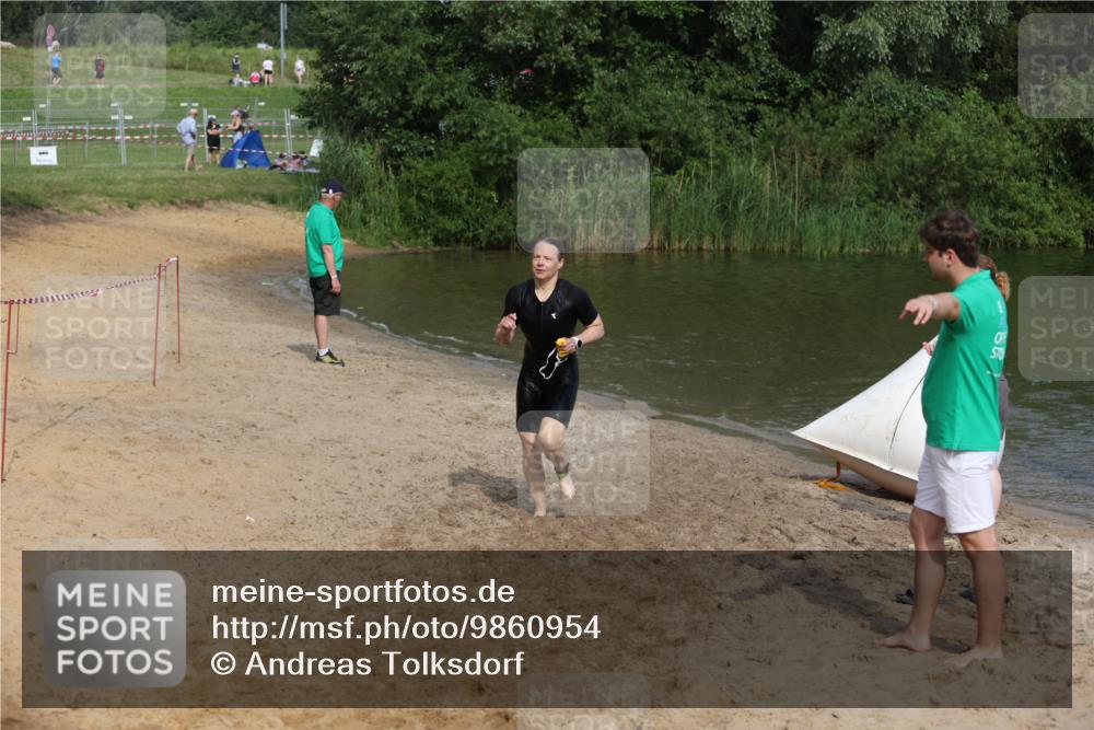 21.06.2026 - 29. Vierlanden-Triathlon Andreas Tolksdorf http://msf.ph/oto/9860954 21.06.2026 09:12:13 Schwimmen 272 meine-sportfotos.de