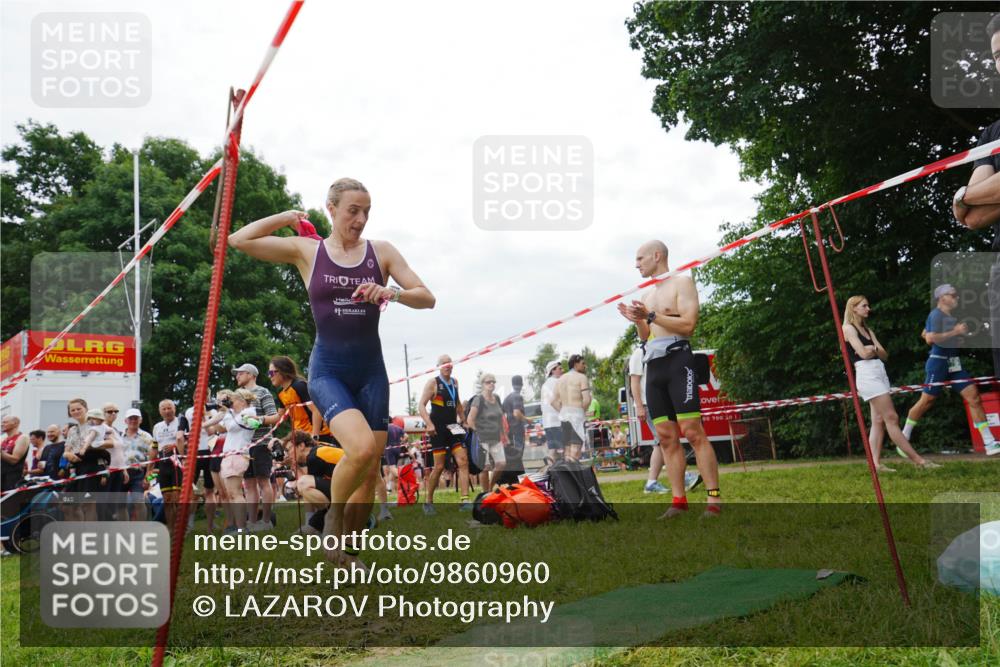 21.06.2026 - 29. Vierlanden-Triathlon LAZAROV Photography http://msf.ph/oto/9860960 21.06.2026 12:28:38 Schwimmen 982, 985, 997, 1009 meine-sportfotos.de