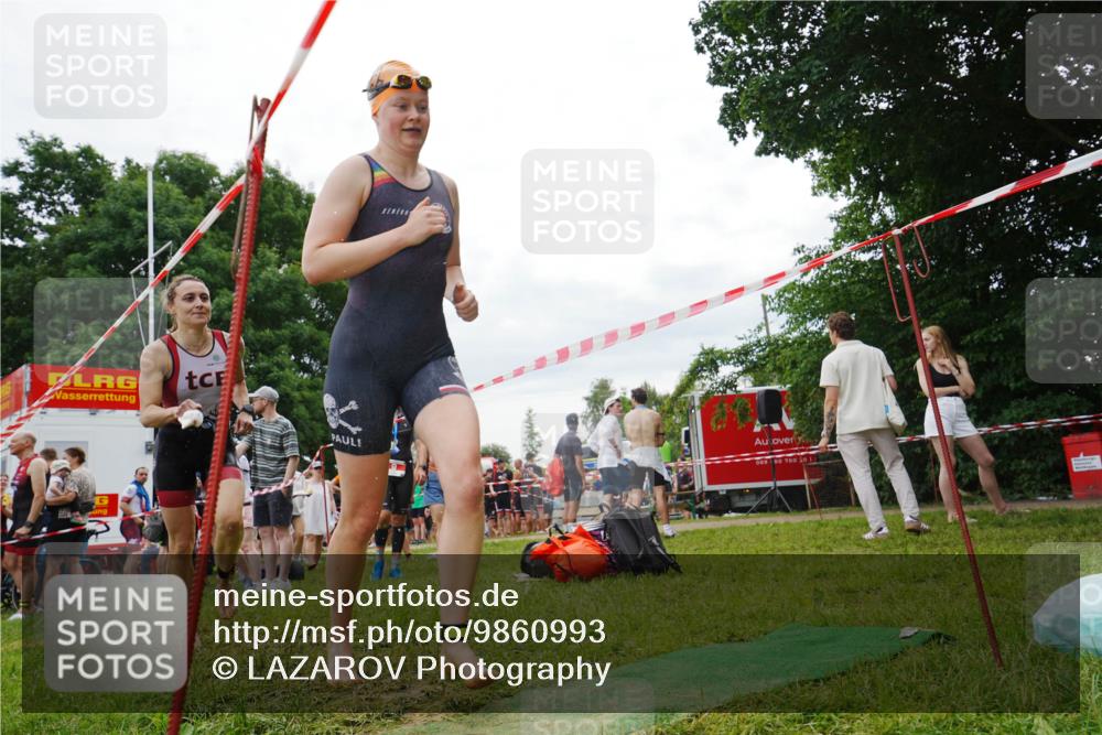 21.06.2026 - 29. Vierlanden-Triathlon LAZAROV Photography http://msf.ph/oto/9860993 21.06.2026 12:29:57 Schwimmen 987, 1004, 1016, 1021 meine-sportfotos.de