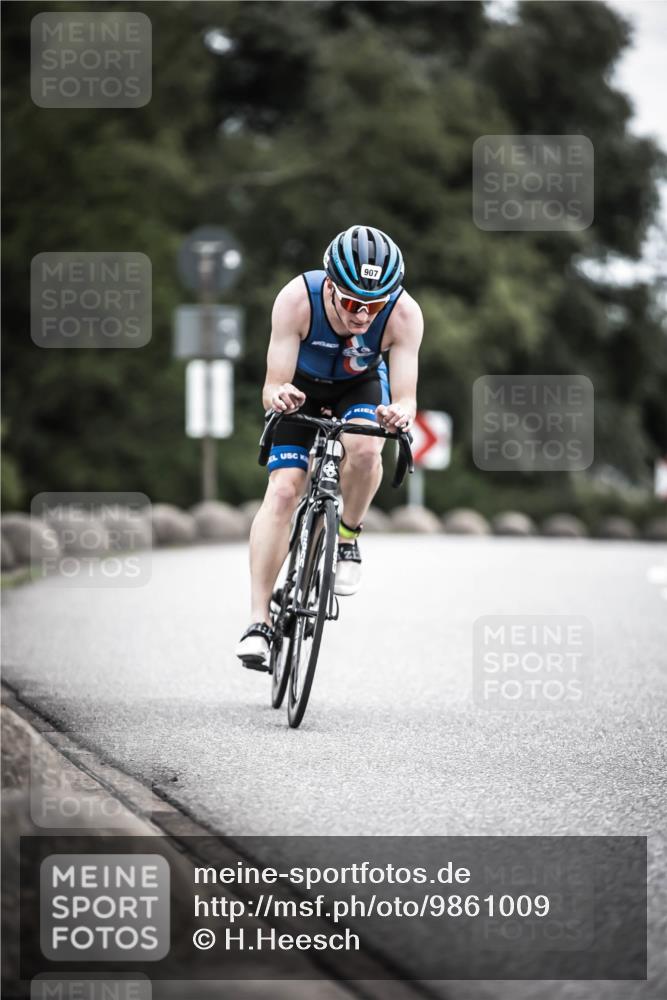 21.06.2026 - 29. Vierlanden-Triathlon H.Heesch http://msf.ph/oto/9861009 21.06.2026 12:08:07 Radfahren 884, 907, 973, 981 meine-sportfotos.de