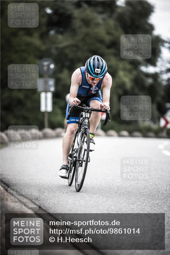 21.06.2026 - 29. Vierlanden-Triathlon H.Heesch http://msf.ph/oto/9861014 21.06.2026 12:08:07 Radfahren 884, 907, 973, 981 meine-sportfotos.de