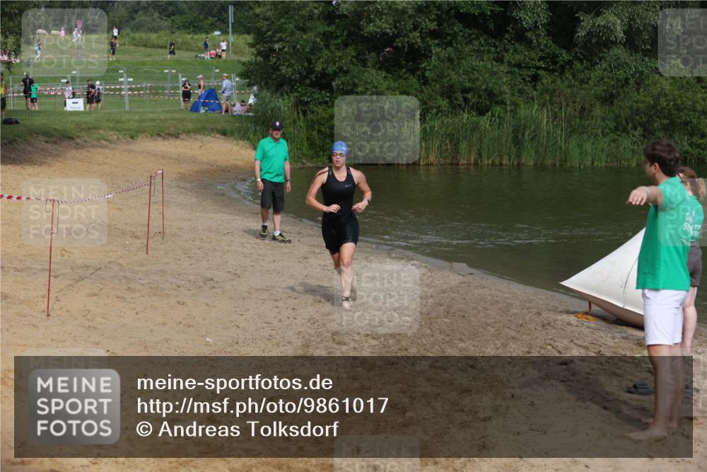 21.06.2026 - 29. Vierlanden-Triathlon Andreas Tolksdorf http://msf.ph/oto/9861017 21.06.2026 09:12:39 Schwimmen 235 meine-sportfotos.de
