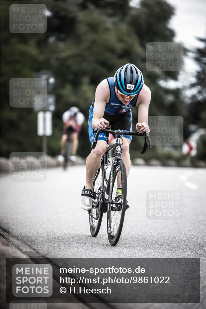21.06.2026 - 29. Vierlanden-Triathlon H.Heesch http://msf.ph/oto/9861022 21.06.2026 12:08:07 Radfahren 884, 907, 973, 981 meine-sportfotos.de