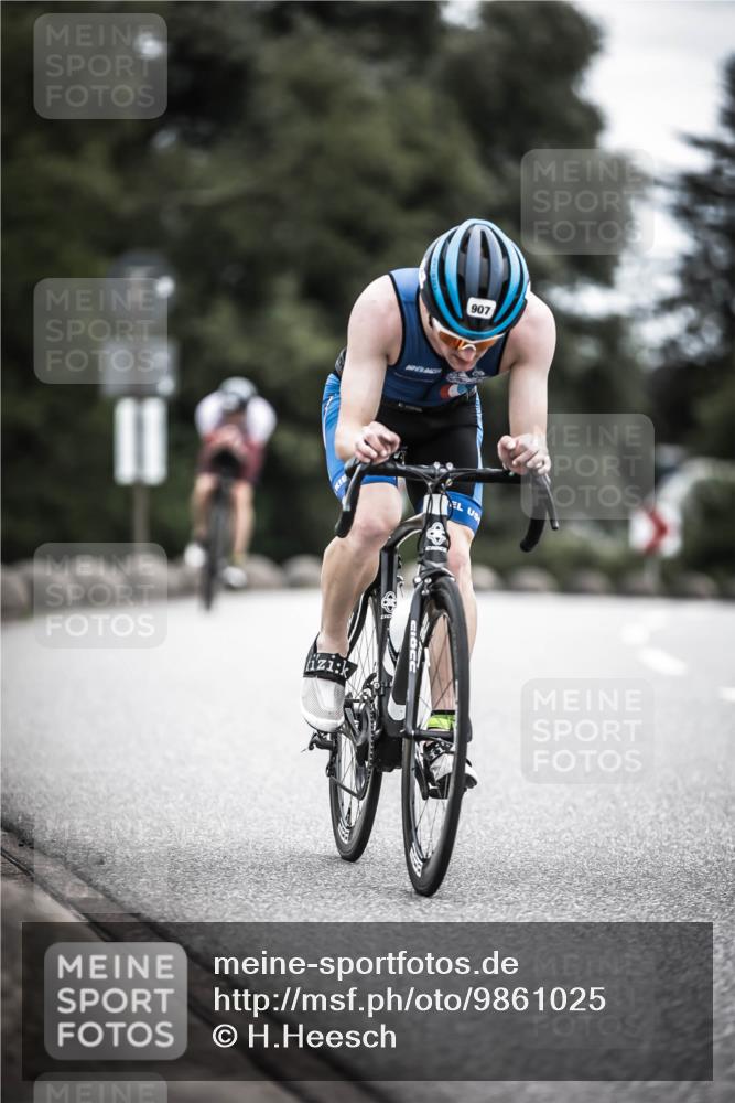 21.06.2026 - 29. Vierlanden-Triathlon H.Heesch http://msf.ph/oto/9861025 21.06.2026 12:08:07 Radfahren 884, 907, 973, 981 meine-sportfotos.de