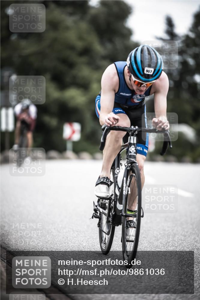 21.06.2026 - 29. Vierlanden-Triathlon H.Heesch http://msf.ph/oto/9861036 21.06.2026 12:08:08 Radfahren 884, 907, 973, 981 meine-sportfotos.de