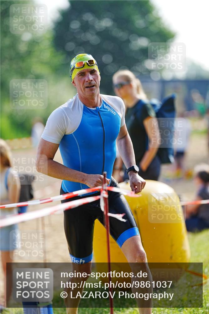 21.06.2026 - 29. Vierlanden-Triathlon LAZAROV Photography http://msf.ph/oto/9861037 21.06.2026 08:45:50 Schwimmen 89, 141, 147, 165 meine-sportfotos.de