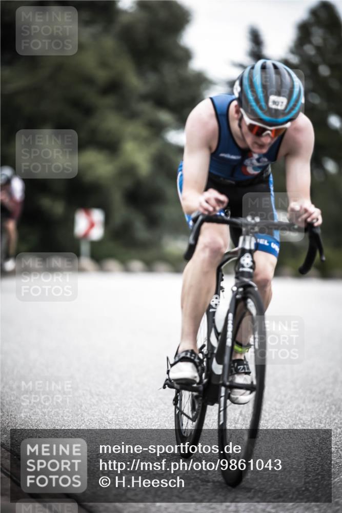 21.06.2026 - 29. Vierlanden-Triathlon H.Heesch http://msf.ph/oto/9861043 21.06.2026 12:08:08 Radfahren 884, 907, 973, 981 meine-sportfotos.de