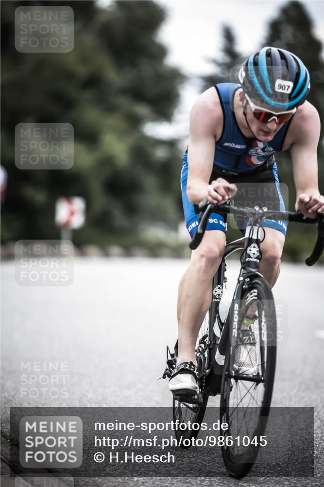 21.06.2026 - 29. Vierlanden-Triathlon H.Heesch http://msf.ph/oto/9861045 21.06.2026 12:08:08 Radfahren 884, 907, 973, 981 meine-sportfotos.de