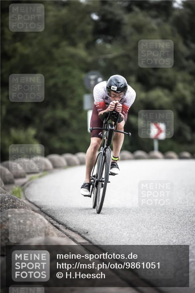 21.06.2026 - 29. Vierlanden-Triathlon H.Heesch http://msf.ph/oto/9861051 21.06.2026 12:08:09 Radfahren 907, 936, 973, 981 meine-sportfotos.de