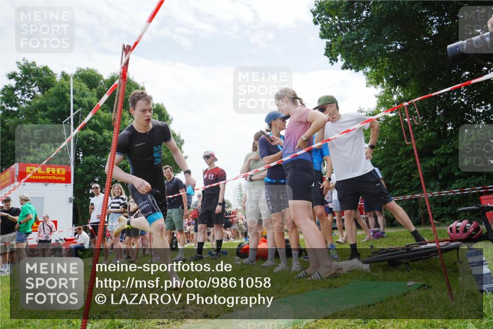 21.06.2026 - 29. Vierlanden-Triathlon LAZAROV Photography http://msf.ph/oto/9861058 21.06.2026 12:57:34 Schwimmen 1052, 1056 meine-sportfotos.de