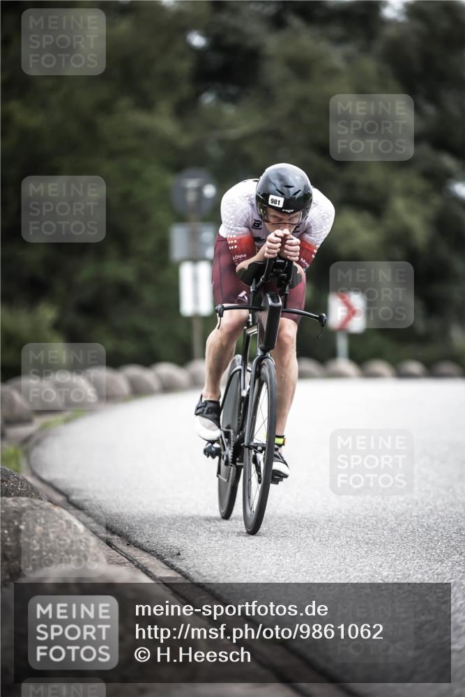 21.06.2026 - 29. Vierlanden-Triathlon H.Heesch http://msf.ph/oto/9861062 21.06.2026 12:08:09 Radfahren 907, 936, 973, 981 meine-sportfotos.de