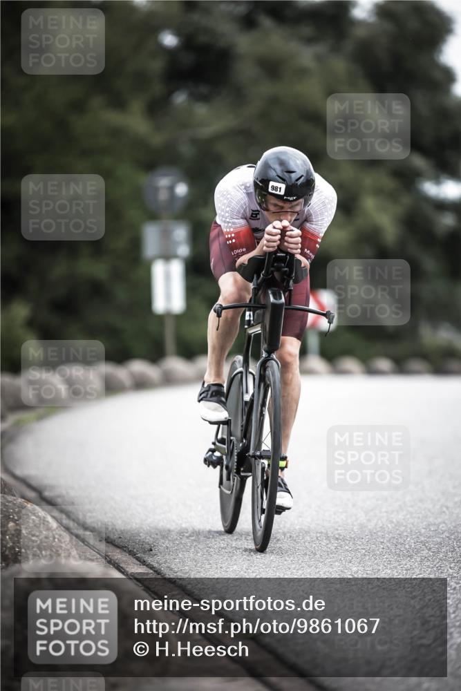 21.06.2026 - 29. Vierlanden-Triathlon H.Heesch http://msf.ph/oto/9861067 21.06.2026 12:08:09 Radfahren 907, 936, 973, 981 meine-sportfotos.de