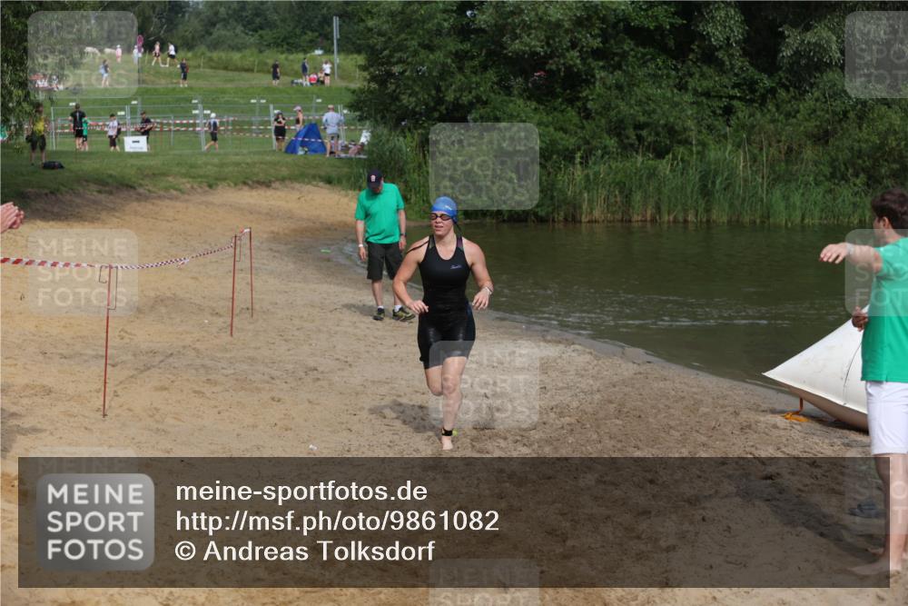21.06.2026 - 29. Vierlanden-Triathlon Andreas Tolksdorf http://msf.ph/oto/9861082 21.06.2026 09:12:39 Schwimmen 235 meine-sportfotos.de