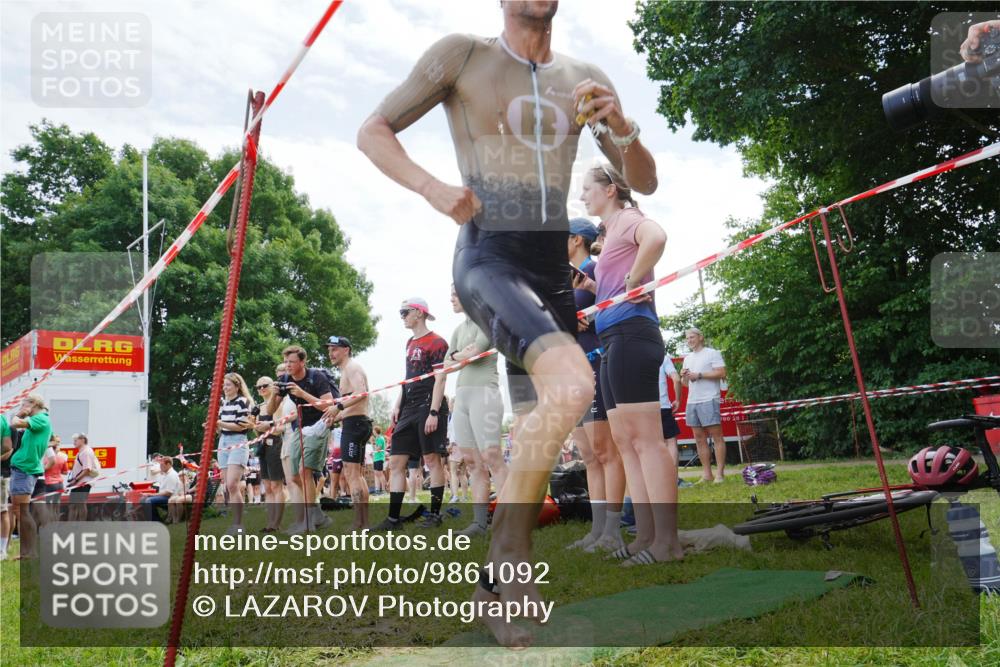 21.06.2026 - 29. Vierlanden-Triathlon LAZAROV Photography http://msf.ph/oto/9861092 21.06.2026 12:58:44 Schwimmen 1027, 1044, 1059, 1066 meine-sportfotos.de