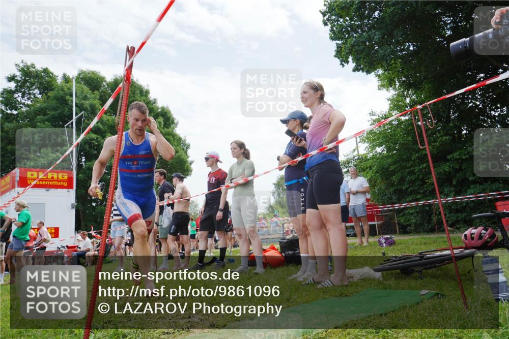 21.06.2026 - 29. Vierlanden-Triathlon LAZAROV Photography http://msf.ph/oto/9861096 21.06.2026 12:58:46 Schwimmen 1027, 1044, 1059, 1066 meine-sportfotos.de