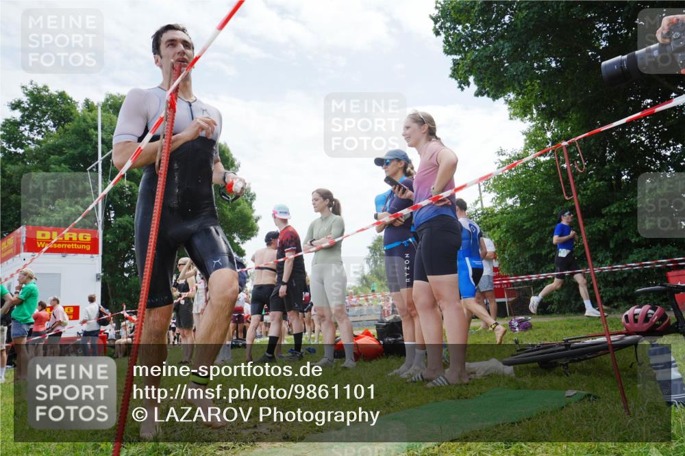 21.06.2026 - 29. Vierlanden-Triathlon LAZAROV Photography http://msf.ph/oto/9861101 21.06.2026 12:58:49 Schwimmen 1027, 1044, 1059, 1066 meine-sportfotos.de