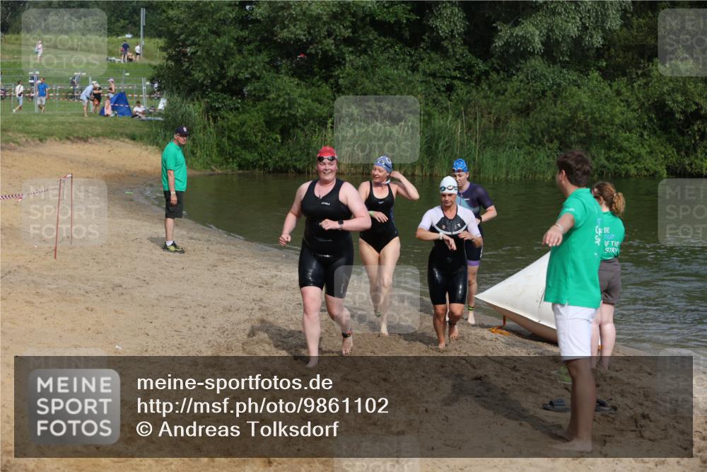 21.06.2026 - 29. Vierlanden-Triathlon Andreas Tolksdorf http://msf.ph/oto/9861102 21.06.2026 09:13:04 Schwimmen 227, 230, 280, 292 meine-sportfotos.de