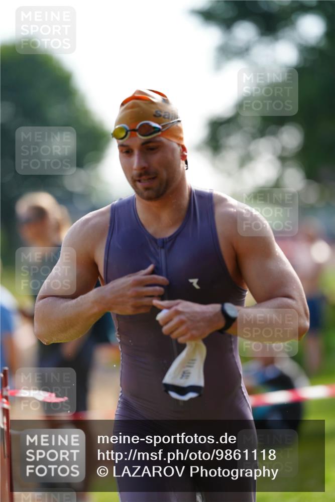 21.06.2026 - 29. Vierlanden-Triathlon LAZAROV Photography http://msf.ph/oto/9861118 21.06.2026 08:46:36 Schwimmen 35, 96, 159 meine-sportfotos.de