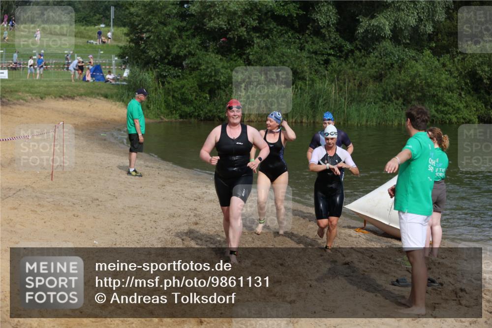 21.06.2026 - 29. Vierlanden-Triathlon Andreas Tolksdorf http://msf.ph/oto/9861131 21.06.2026 09:13:05 Schwimmen 227, 230, 280, 292 meine-sportfotos.de
