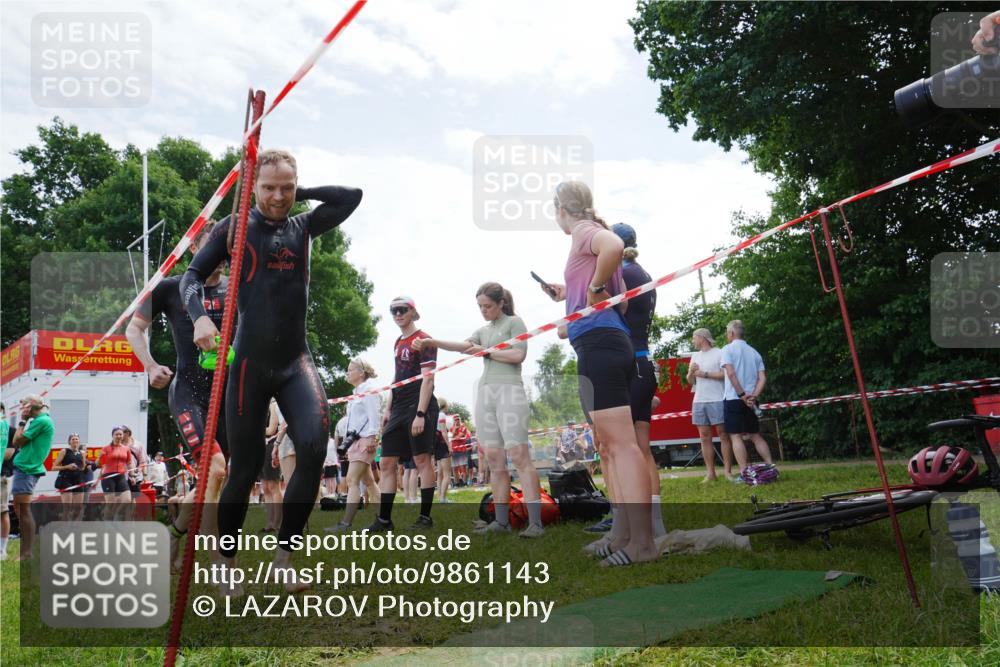 21.06.2026 - 29. Vierlanden-Triathlon LAZAROV Photography http://msf.ph/oto/9861143 21.06.2026 12:59:32 Schwimmen 1076, 1086, 1088 meine-sportfotos.de