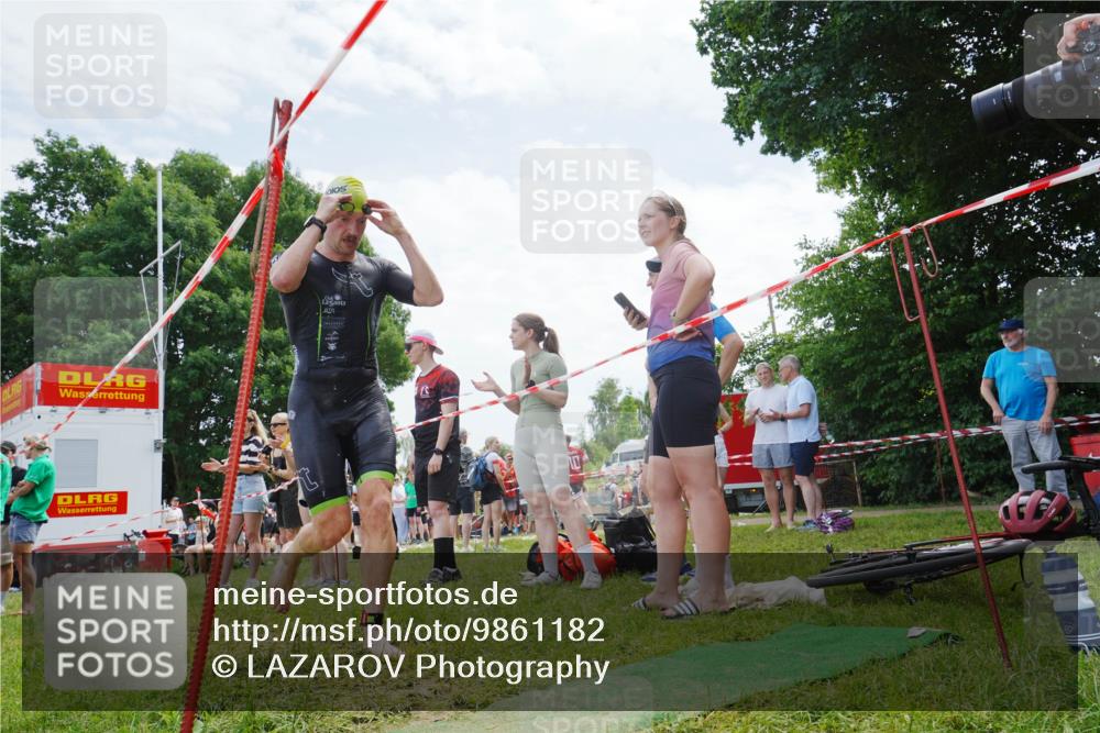 21.06.2026 - 29. Vierlanden-Triathlon LAZAROV Photography http://msf.ph/oto/9861182 21.06.2026 13:00:22 Schwimmen 1025, 1050, 1064 meine-sportfotos.de