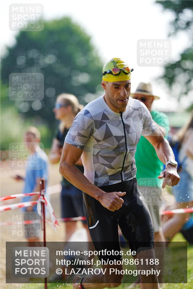 21.06.2026 - 29. Vierlanden-Triathlon LAZAROV Photography http://msf.ph/oto/9861188 21.06.2026 08:48:00 Schwimmen 90, 118, 130, 136, 180 meine-sportfotos.de