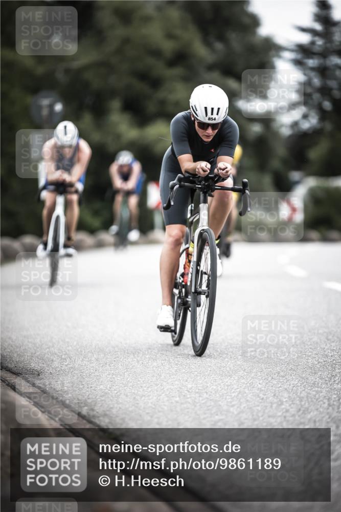 21.06.2026 - 29. Vierlanden-Triathlon H.Heesch http://msf.ph/oto/9861189 21.06.2026 12:08:18 Radfahren 793, 854, 865, 916, 936, 948, 949, 973 meine-sportfotos.de