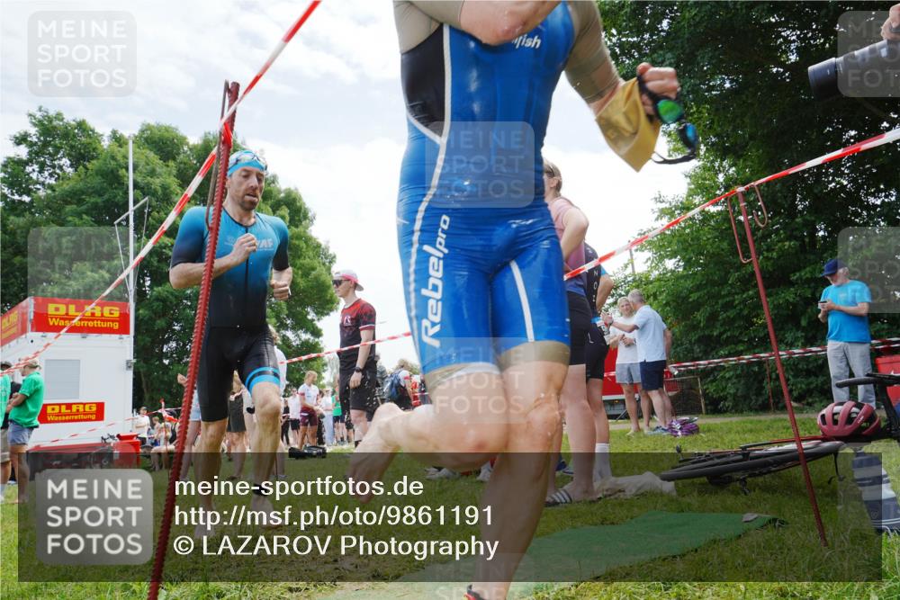 21.06.2026 - 29. Vierlanden-Triathlon LAZAROV Photography http://msf.ph/oto/9861191 21.06.2026 13:00:24 Schwimmen 1025, 1050, 1062, 1064 meine-sportfotos.de