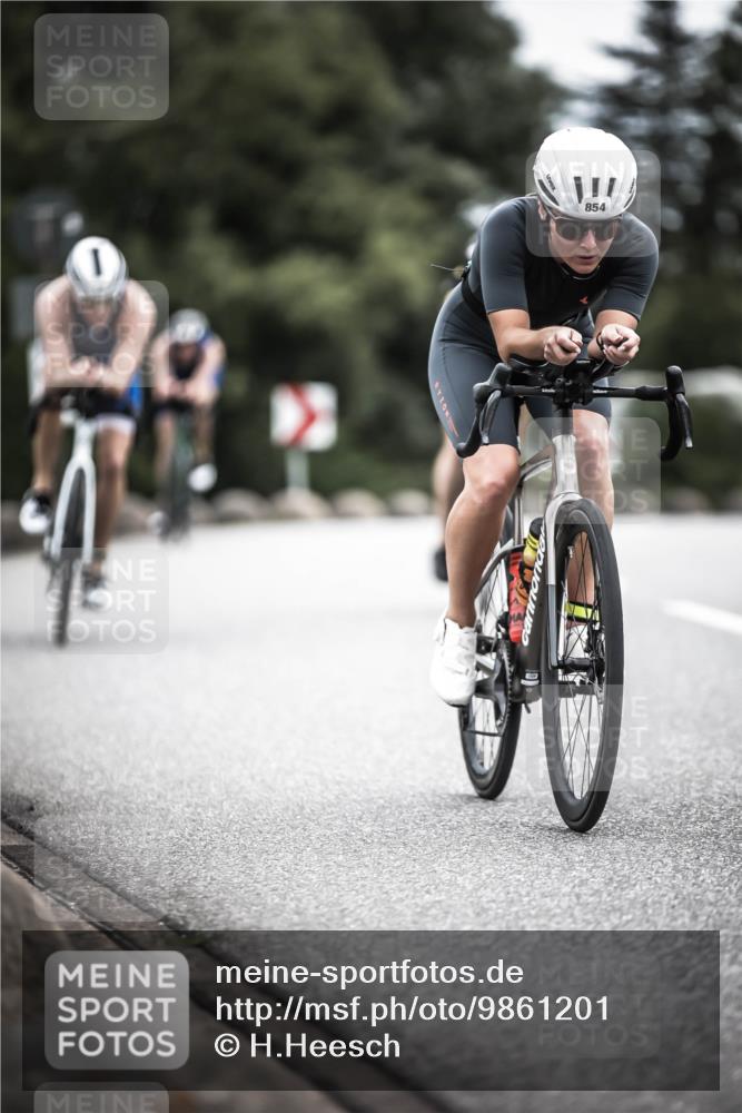 21.06.2026 - 29. Vierlanden-Triathlon H.Heesch http://msf.ph/oto/9861201 21.06.2026 12:08:19 Radfahren 793, 854, 865, 916, 936, 948, 949 meine-sportfotos.de