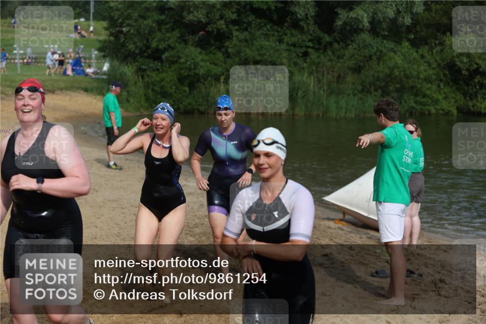 21.06.2026 - 29. Vierlanden-Triathlon Andreas Tolksdorf http://msf.ph/oto/9861254 21.06.2026 09:13:07 Schwimmen 227, 230, 280, 292 meine-sportfotos.de