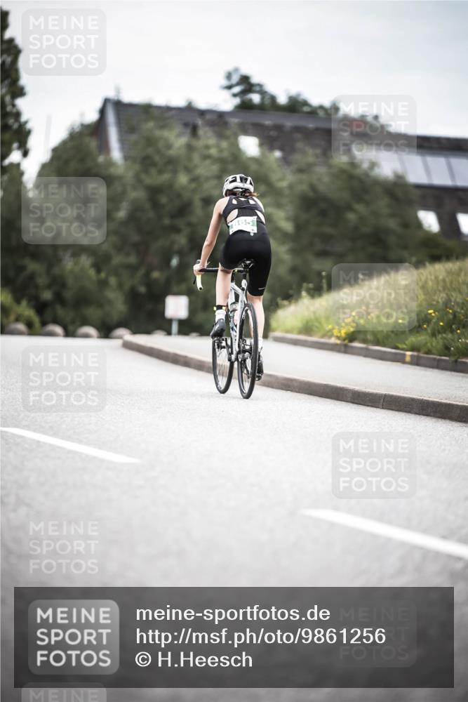 21.06.2026 - 29. Vierlanden-Triathlon H.Heesch http://msf.ph/oto/9861256 21.06.2026 12:08:27 Radfahren 246, 937 meine-sportfotos.de