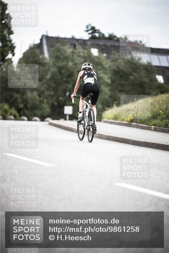 21.06.2026 - 29. Vierlanden-Triathlon H.Heesch http://msf.ph/oto/9861258 21.06.2026 12:08:27 Radfahren 246, 937 meine-sportfotos.de