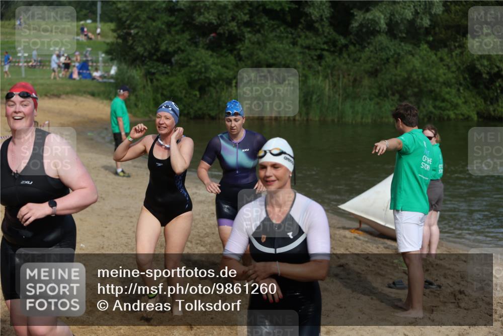 21.06.2026 - 29. Vierlanden-Triathlon Andreas Tolksdorf http://msf.ph/oto/9861260 21.06.2026 09:13:07 Schwimmen 227, 230, 280, 292 meine-sportfotos.de